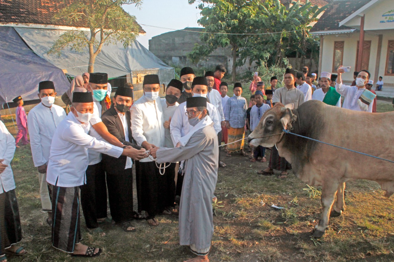 Pemkot Pasuruan Serahkan 110 Hewan Kurban Kabarpas