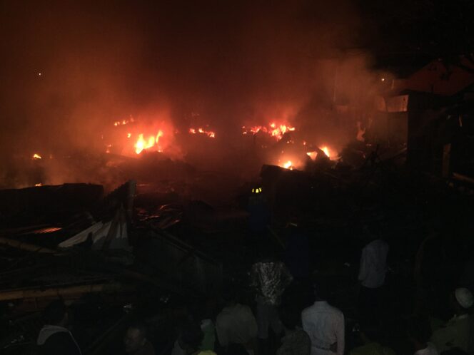 
Ratusan Bedak di Pasar Pasrepan Ludes Terbakar
