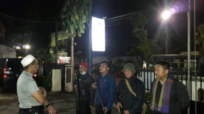 
Antisipasi Gangguan Keamanan di Bulan Ramadan, Polsek Bantaran Rutin Patroli Wilayah