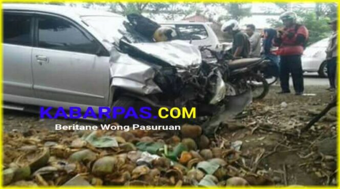 
Ban Pecah, Mobil Xenia Tabrak 3 Motor, 1 Tewas