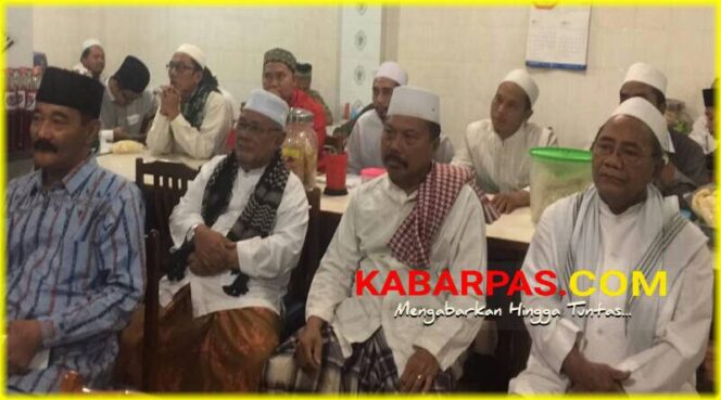 
Kiai Kampung Usulkan Mas Dion dan Udik Jadi Cawabup Dampingi Gus Irsyad