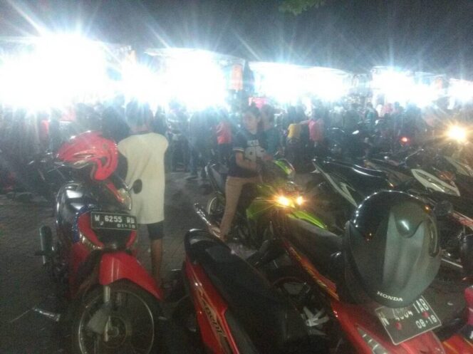 
					Lebaran Tiba, Jukir Nakal Meraja Lelah Mencekik Para Pengendara