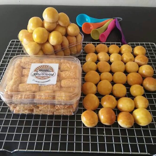 
Momen Lebaran, Omset Bisnis Kue Kering Meroket