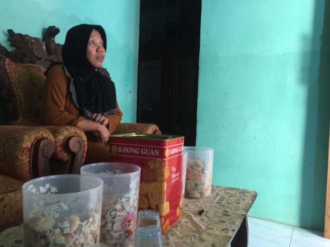 
Ibu Pelajar Asal Pasuruan yang Tenggelam ke Laut Berharap Keajaiban Anaknya Masih Hidup