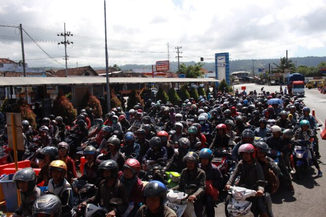 
Pasca Lebaran, Tercatat 29 Persen Kendaraan Roda Dua Belum Kembali ke Bali