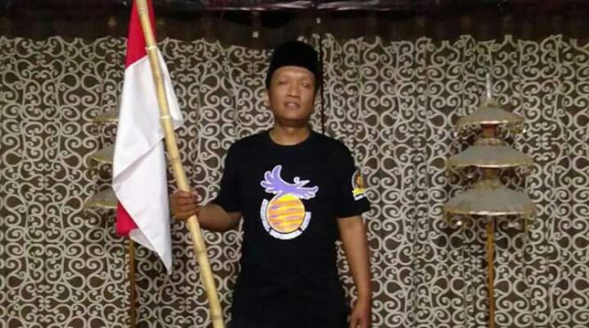 
					Hari Pertama, Jalan Kaki ke Jakarta Sam WES Hanya Bawa Ransel dan Bambu Kuning