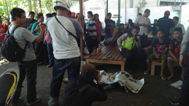 
Pemuda Ini Ditemukan Meninggal Dunia Usai Ngopi Bersama Teman-temannya di Warung