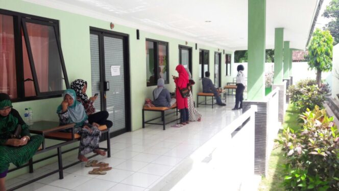 
9 Orang Korban Selamat Laka Maut Probolinggo Harus Dirawat Inap di Rumah Sakit Wonolangan