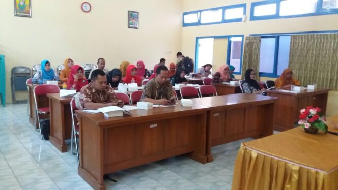 
Dinkes Sosialisasikan Pemberian Obat Cacing