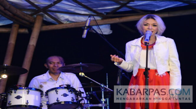
Banyuwangi Kembali Gelar Festival Jazz Pantai