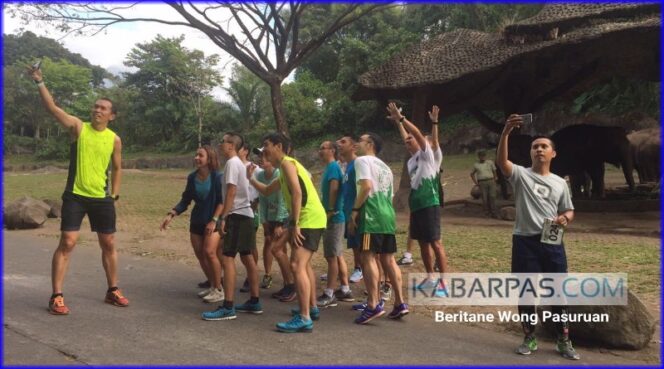 
Serunya Safari Run 2017, Berolahraga Sambil Foto Selfie Bareng Satwa