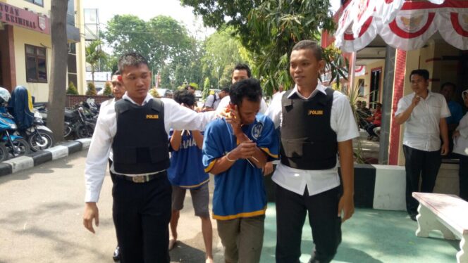 
Pencuri Ponsel Wisatawan di Kawasan Tretes Dibekuk