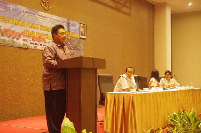 
Ridwan Hisjam: Pariwisata Merupakan Frontline Ekonomi Industri