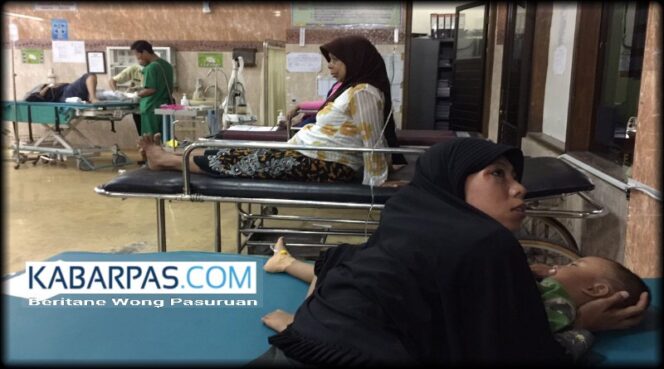 
Pikap Terguling di Patebon, Satu Tewas dan Belasan Luka-luka