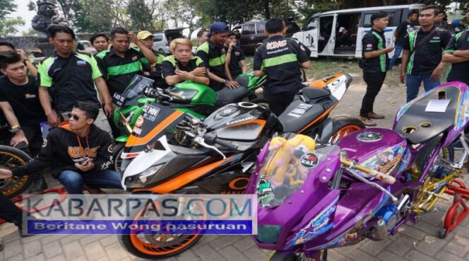 
Ribuan Bikers Kawasaki Ninja Gelar Jambore Nasional ke-4 di Pasuruan