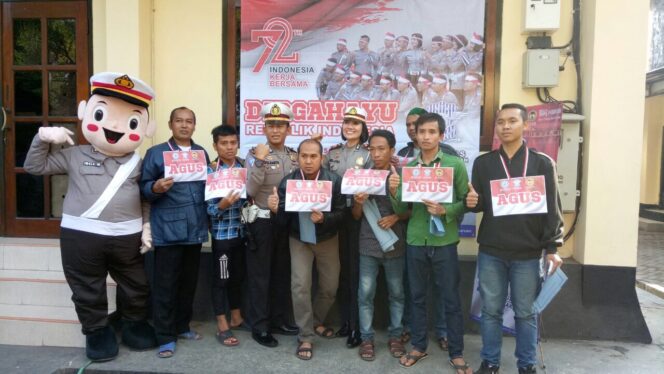 
Unik, Warga yang Namanya Agus Mendapatkan SIM Gratis dari Polisi