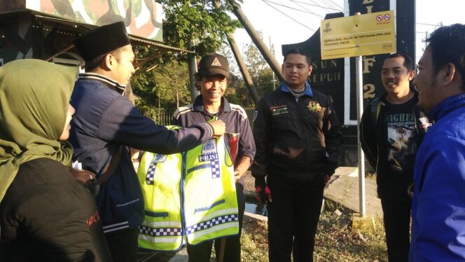 
Lengkapi Peringantan Kemerdekaan, Jaringan GusDurian Pasuruan Gelar Amal Agustusan