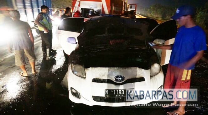 
Mobil Milik PNS Pemkot Pasuruan Terbakar di Mangkrengan