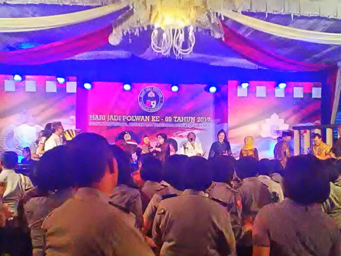 
HUT Polwan ke 69, Polres Malang Kota Gelar Berbagi Bersama Anak Yatim dan Warga
