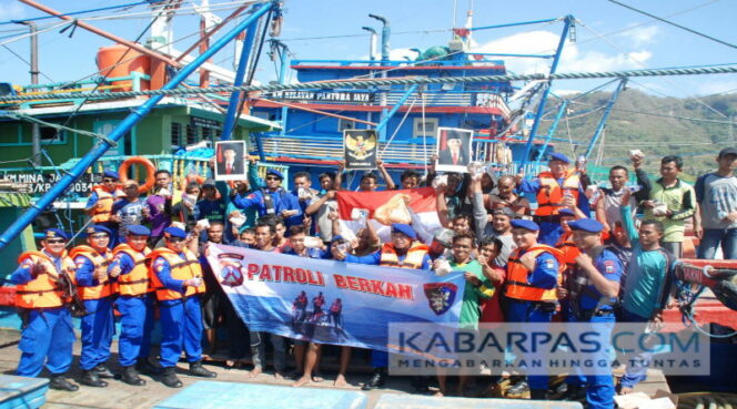 
Patroli Sambil Berbagi, Satpolair Banyuwangi Gelar Patroli Berkah