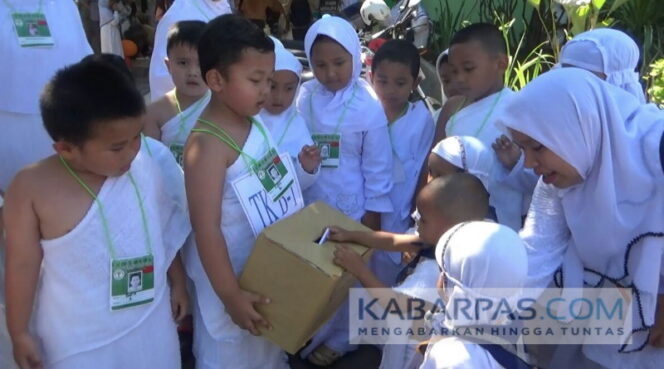 
Peduli Rohingya, Siswa Al Muslim Galang Dana dan Doa Bersama 