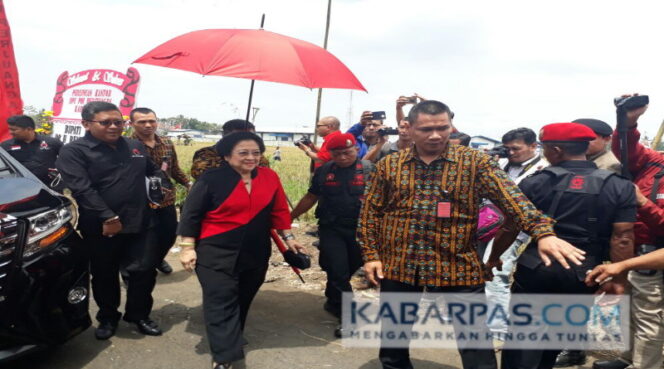 
Kunjungi Malang, Megawati Resmikan Kantor DPC Kabupaten