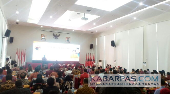 
Kursus Politik II PDI Perjuangan : Membangun NKRI Bersama Para Profesional Lintas Bidang