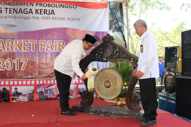 
Wabup Timbul Buka Job Market Fair 2017