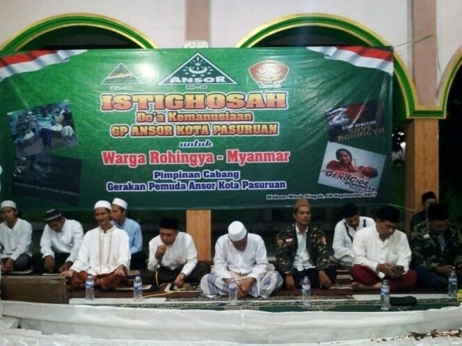
Ansor Pasuruan Gelar Doa Bersama untuk Rohingya di Makam Mbah Slagah