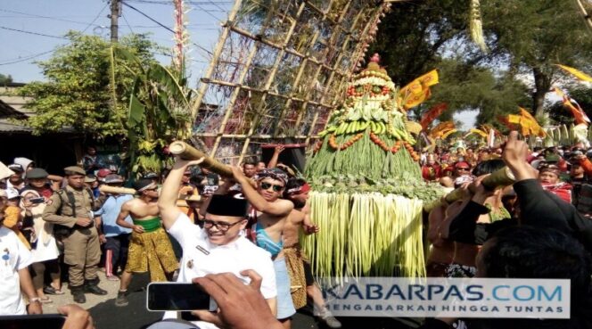 
Tahun Baru Hijriyah, Warga Banyuwangi Arak Tumpeng Raksasa