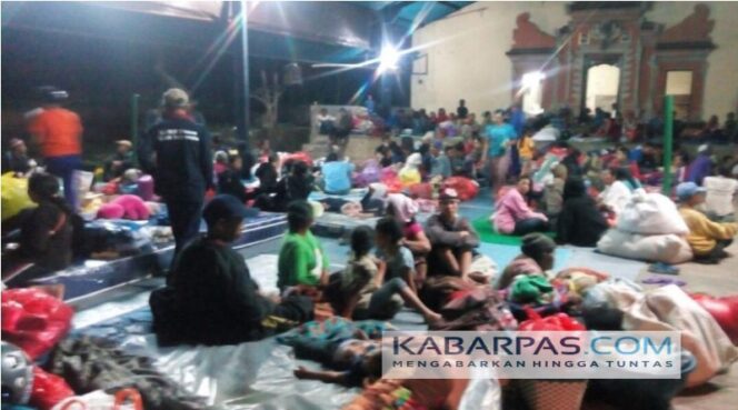 
Status Gunung Agung Jadi Awas, Masyarakat Dilarang Beraktivitas di Radius 12 Km