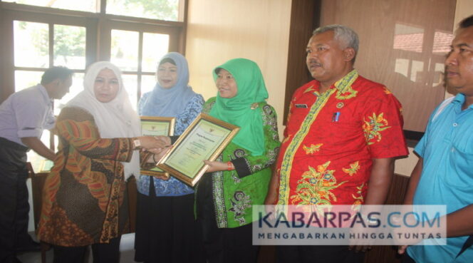 
40 Sekolah di Banyuwangi Mendapatkan Predikat Adiwiyata Mandiri 
