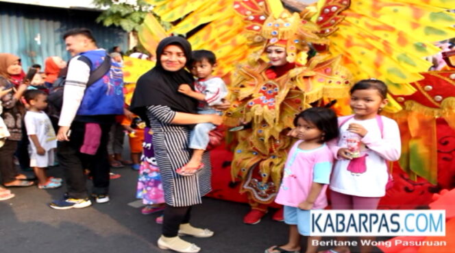 
Ini Video Fashion Carnival Pasuruan 2017 Jadi Ajang Foto Selfie