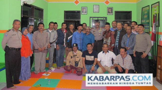 
Kurangi Tingkat Kriminal, Kapolsek Ini Ajak Dialog Masyarakat