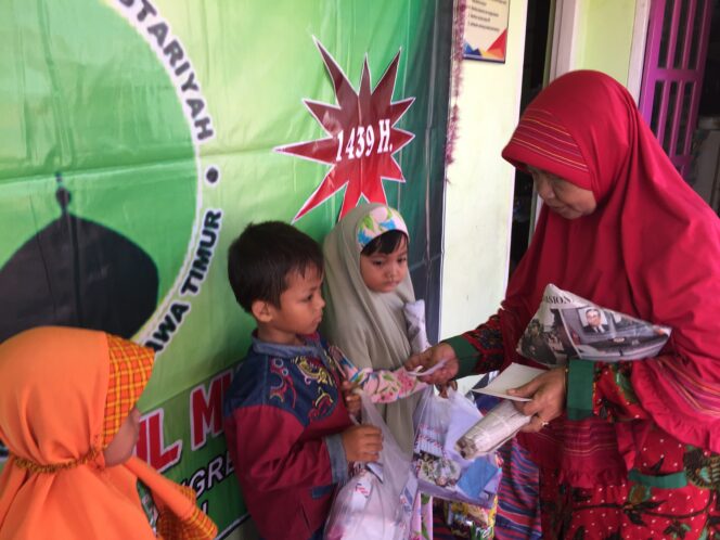 
Berbagi Kebahagiaan di Bulan Muharram, Yayasan “Rumus” Santuni Anak Yatim