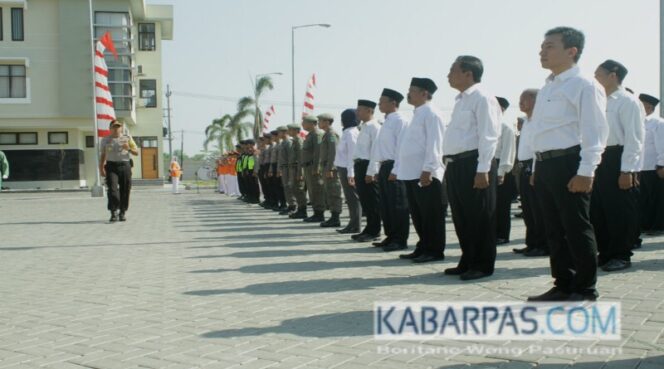 
Ratusan Personel Polisi dan TNI Siap Amankan Pilkades Pasuruan