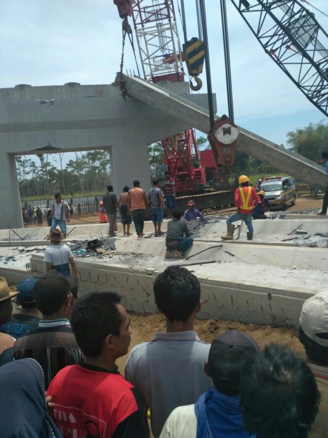 
Girder Tol Paspro Ambruk, Waskita Pastikan Pekerjaan Proyek Tetap Berjalan
