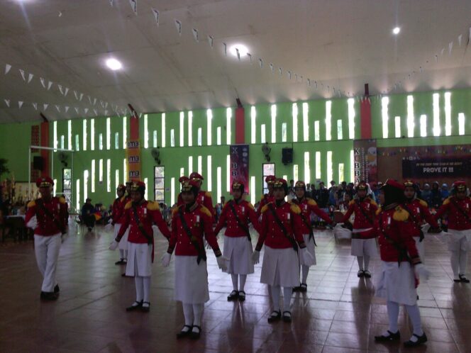 
					Puluhan Pelajar SMA se-Jawa Timur Ramaikan Kompetisi Baris-berbaris
