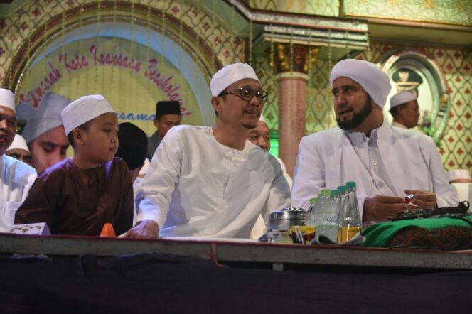 
Kraksaan Bersholawat Bersama Habib Syekh bin Abdul Qodir Assegaf
