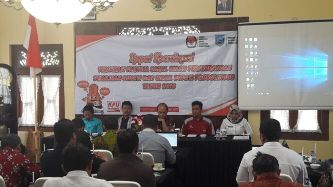 
Siapkan Rekap Hasil Verifikasi Faktual Balon Perseorangan Pilbup 2018