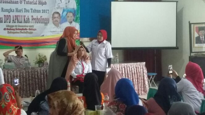 
Perempuan Masa Kini Harus Mengikuti Trend Berhijab