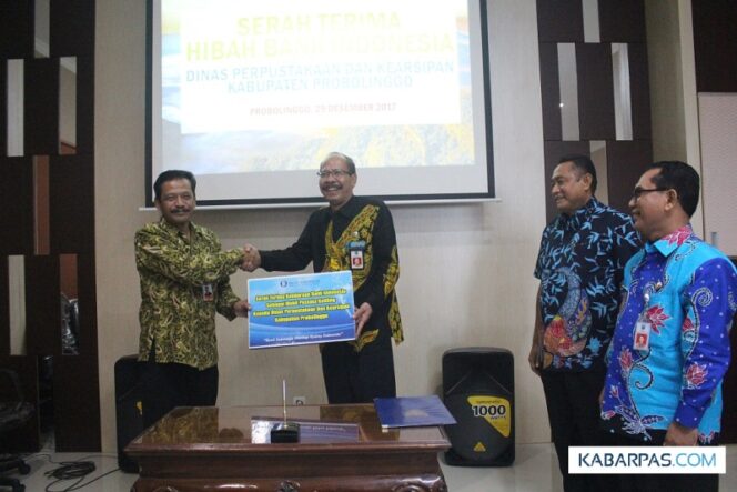 
					Pemkab Probolinggo Terima Hibah Mobil Perpustakaan