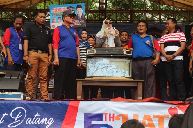 
Kembali Kabarpas.com Support Jalan Sehat HUT Kota Kraksaan