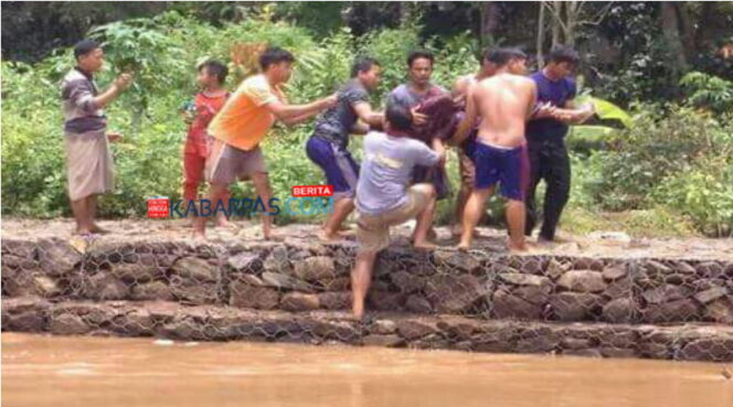 
Sempat Dikabarkan Terseret Arus Sungai, Sinarti Akhirnya Ditemukan Meninggal Dunia