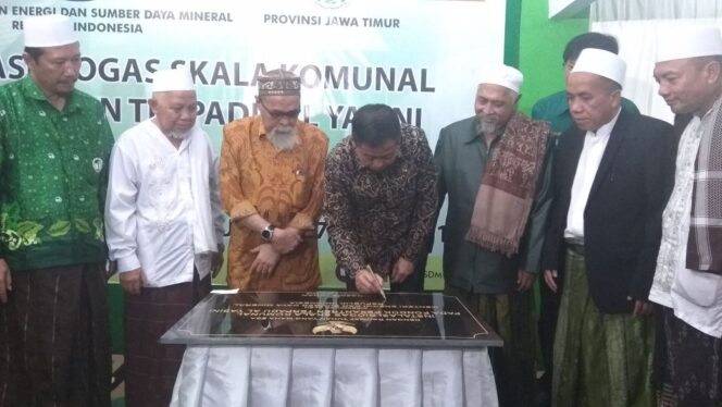 
Menteri ESDM Resmikan Pembangunan Biogas Komunal di Ponpes Al-Yasini