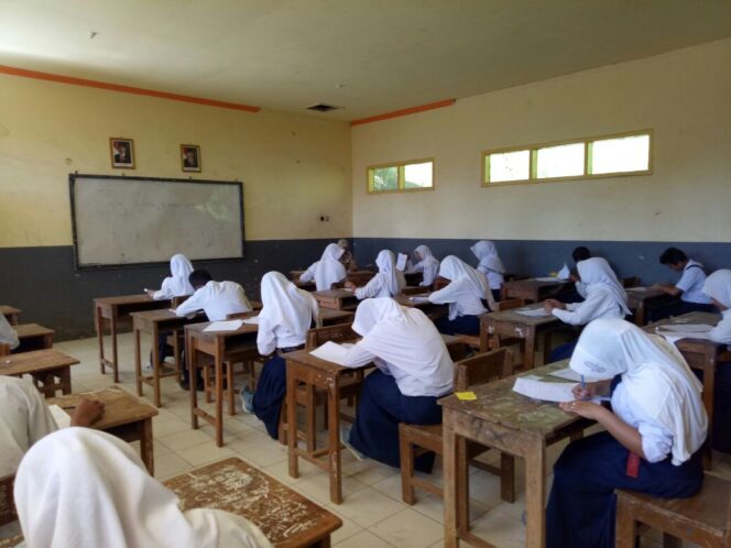 
9.673 Siswa Tingkat SMP di Kabupaten Probolinggo Ikuti USBN