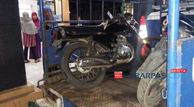 
Dua Motor Terlibat Kecelakaan di Jalan Wahidin Pasuruan