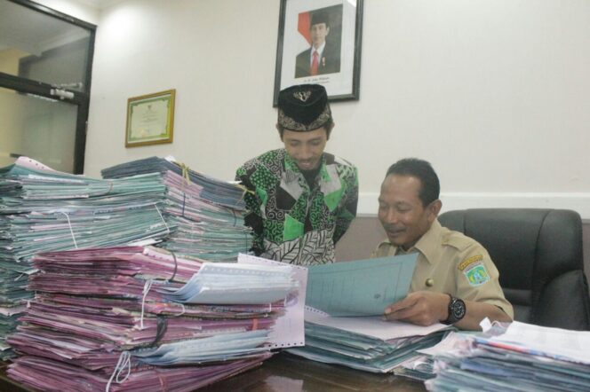 
Gandeng Dispendukcapil, KPU Kabupaten Pasuruan Pastikan Penduduk Terdata Base Punya Hak Pilih
