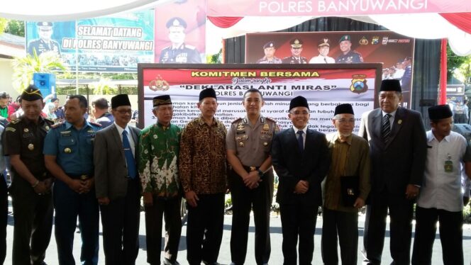 
Polres Banyuwangi dan Forpimda Deklarasi Anti Miras
