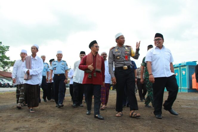 
Tabligh Akbar Keluarga Besar Polres Probolinggo Bersama Ustadz Yusuf Mansur